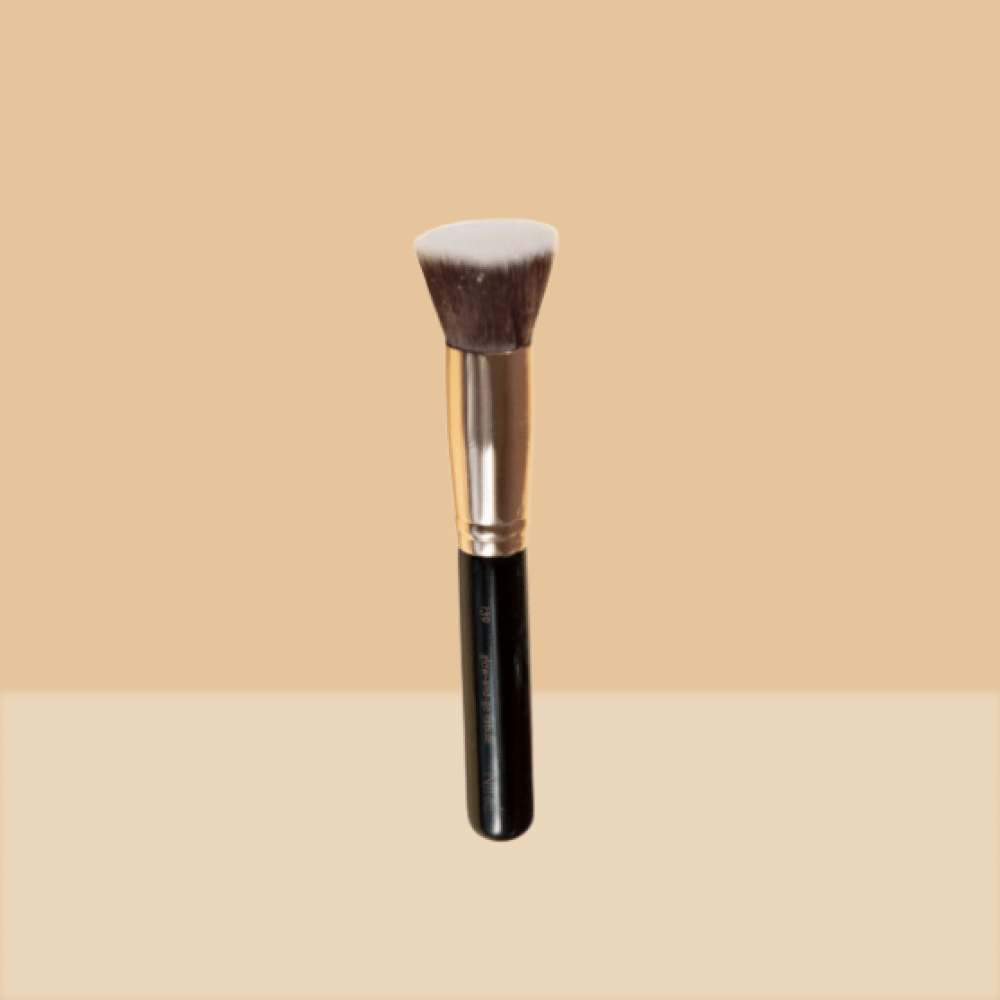 139 Kabuki brush