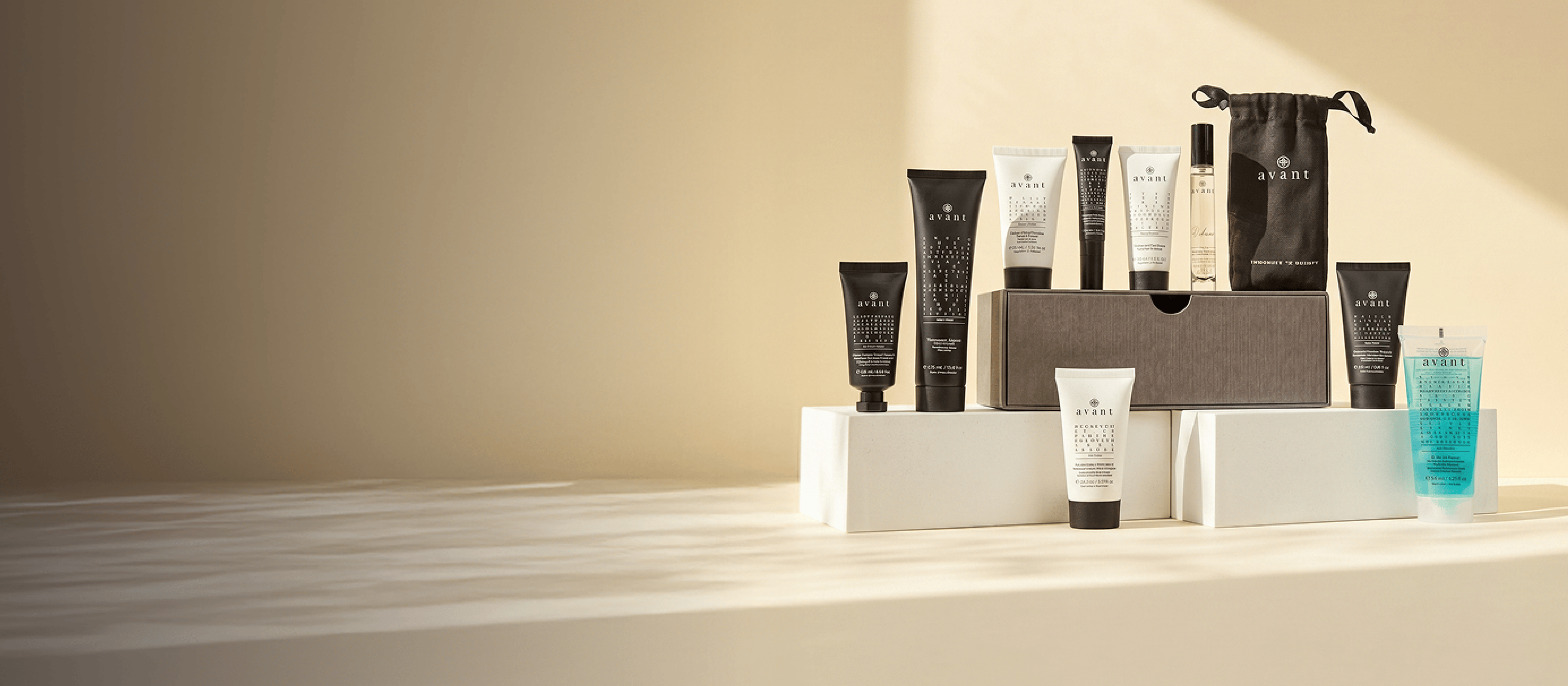 <p><strong>The 'Avant Lux' Box</strong></p>