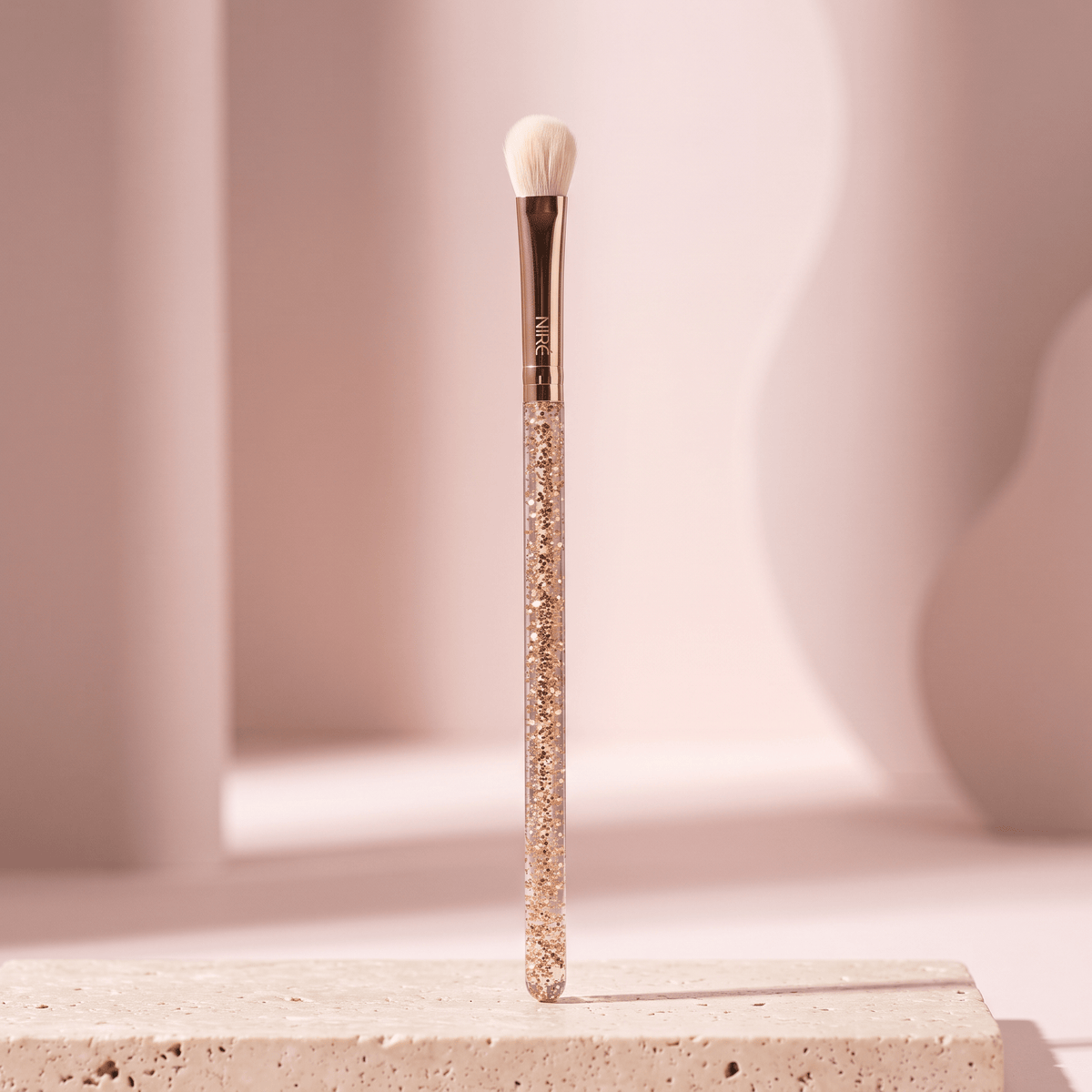 Luxe Eyeshadow Brush 317