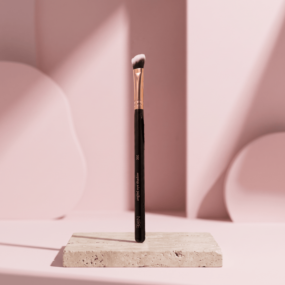 202 Angled Eyeshadow Brush